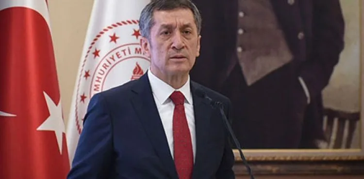 Bakan Selçuk'tan 'karne' paylaşımı