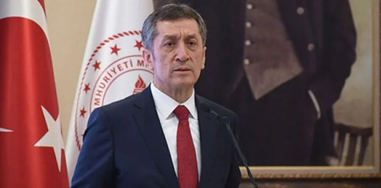 Bakan Selçuk: Sınavda sosyal mesafenizi koruyun