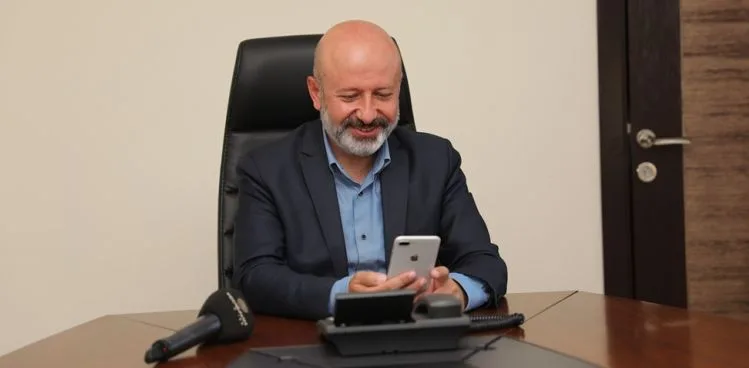 BAŞKAN ÇOLAKBAYRAKDAR, KOCASİNAN’IN YILDIZLARI’NI ÖDÜLLENDİRDİ