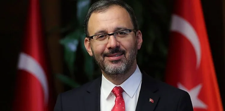 Bakan Kasapoğlu duyurdu: Burs ve kredi ödemeleri başladı