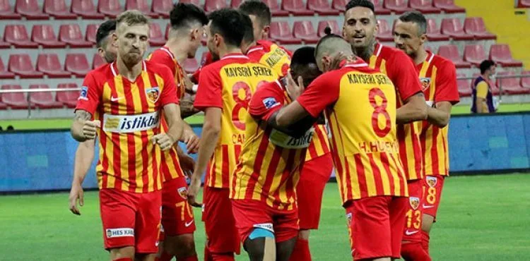Kayserispor kendi sahasında Beşiktaş'ı 3-1 mağlup etti
