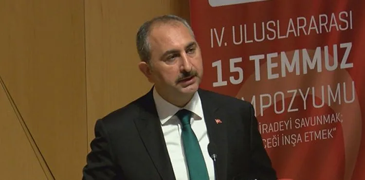 Bakan Gül: Hamdolsun Ayasofya'nın da zincirleri kırılmıştır