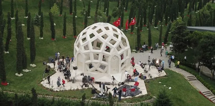 15 Temmuz Şehitler Makamı'na ziyaretçi akını havadan görüntülendi
