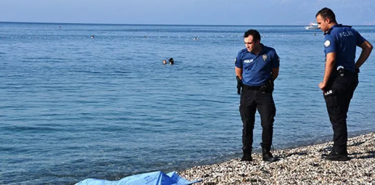 Serinlemek için girdiği denizde boğuldu