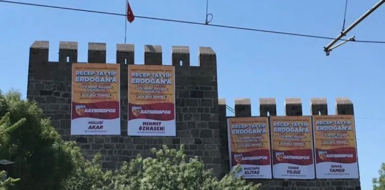 Tarihi Kayseri Kalesi’nde ligde kalma teşekkürü
