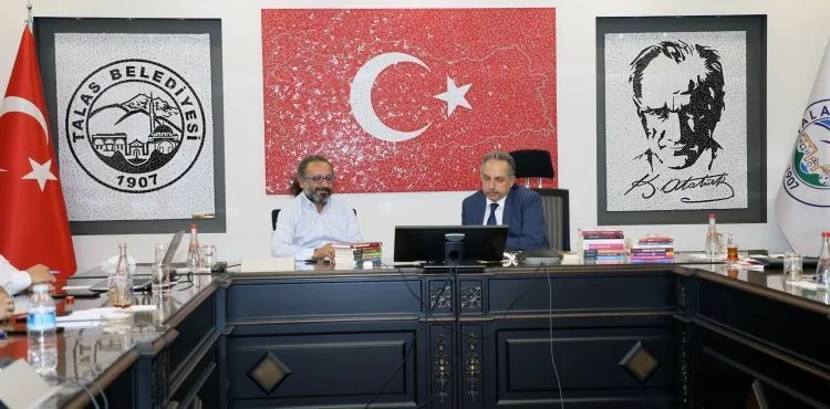 ‘SANAL BEYAZ MASA’YA SÜRPRİZ KONUK