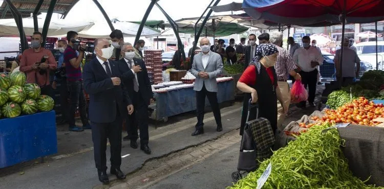 VALİ GÜNAYDIN VE BAŞKAN BÜYÜKKILIÇ SOSYAL MESAFE VE MASKE DENETİMLERİNE KATILDI