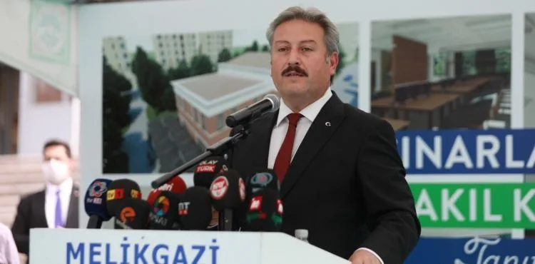 Eski Çınarlar Yaşam Merkezi Ve Akıl Küpü Kitap Kafe İldem’e Hayırlı Olsun