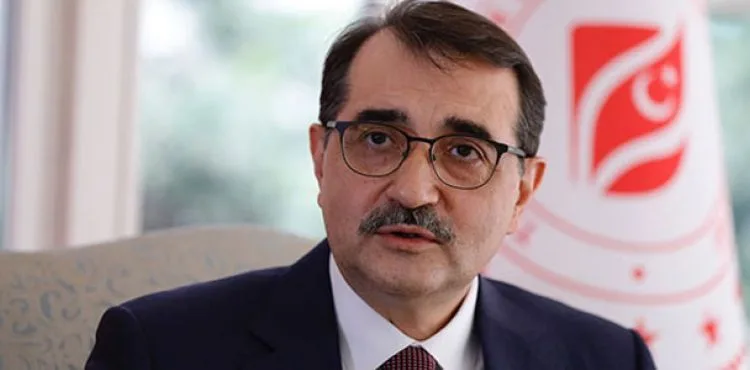 Bakan Dönmez: 'Made In Türkiye' damgalı güneş panelleri üretim bandından iniyor