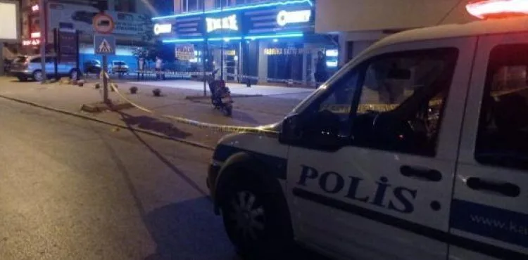 Sokakta yürürken bıçaklandı