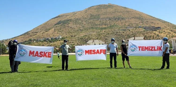 PARAŞÜTLE MASKE MESAFE TEMİZLİK UYARISI