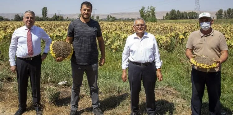 BAŞKAN BÜYÜKKILIÇ, ÜRETİME VE ÜRETİCİYE HEP DESTEK VERİYOR