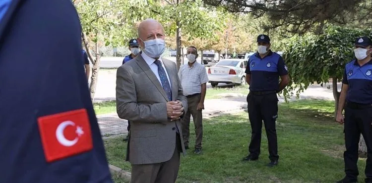 BAŞKAN ÇOLAKBAYRAKDAR, “ZABITA EKİPLERİMİZLE VATANDAŞLARA SAĞLIKLI BİR ORTAM SUNUYORUZ”