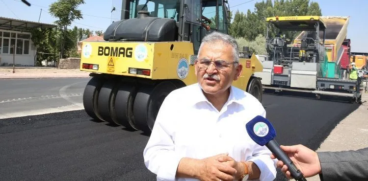 BAŞKAN BÜYÜKKILIÇ ARGINCIK’TA ASFALT ÇALIŞMASINI DENETLEDİ