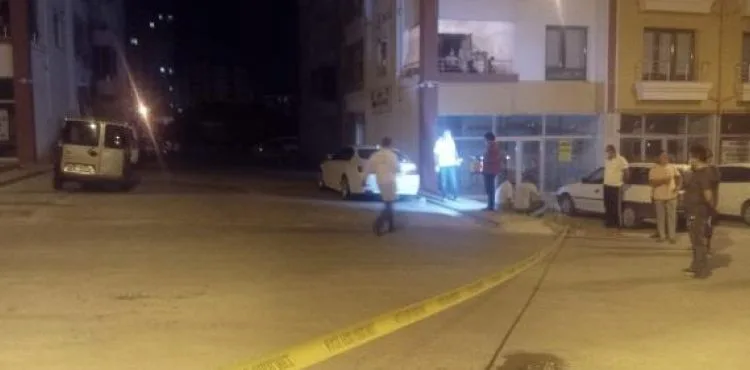 Evine giderken silahla vurulan emlakçı kurtarılamadı