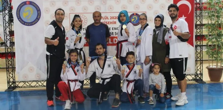 Başkan Palancıoğlu başarılı sporcuları tebrik etti