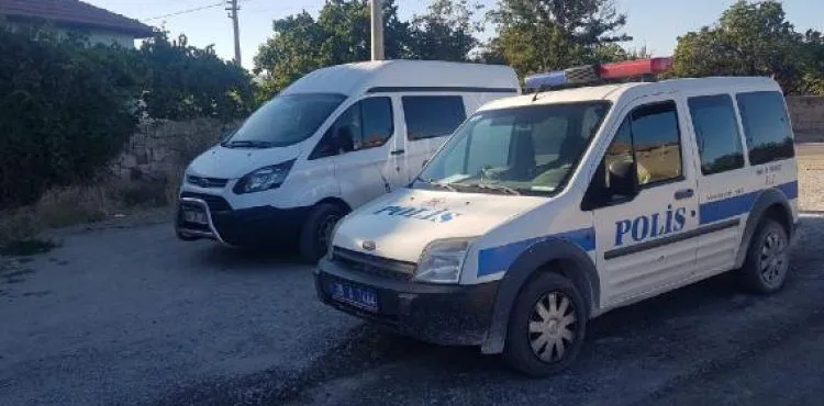 Temizlemek istediği tabancası kazara ateş alınca kendini vurdu