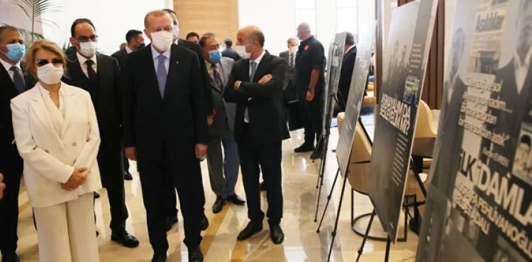 Cumhurbaşkanı Erdoğan ve Çiller 12 Eylül fotoğraf sergisini gezdi