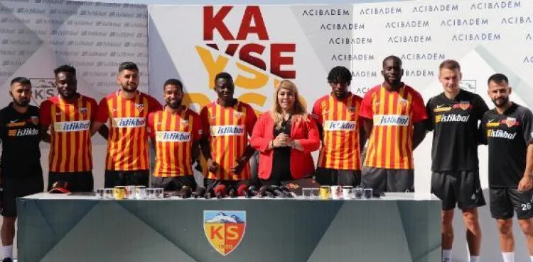 Kayserispor'dan imza şov
