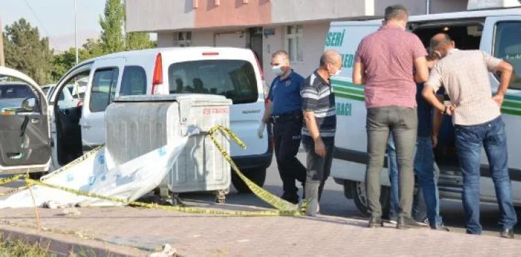 KAYSERİ'de çöp konteynerinde erkek bebek cesedi bulundu.