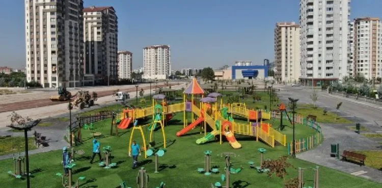 KOCASİNAN’IN PARKLARINDA KORONAVİRÜS ÖNLEMİ