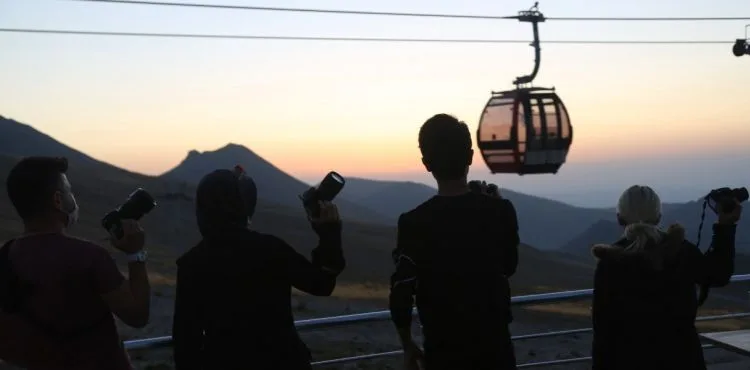 BÜYÜKŞEHİR’DEN GÖKYÜZÜNE TUTKUNLARINA “ERCİYES ASTRO FOTOĞRAFÇILIK” HİZMETİ