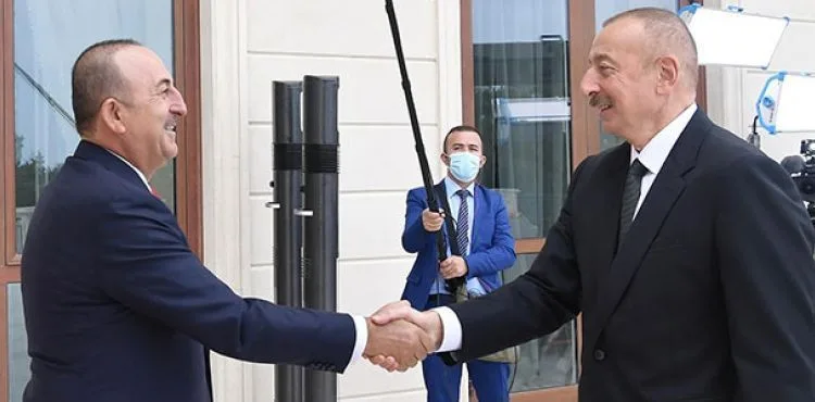 Dışişleri Bakanı Çavuoğlu Azerbaycan Cumhurbaşkanı Aliyev ile bir araya geldi