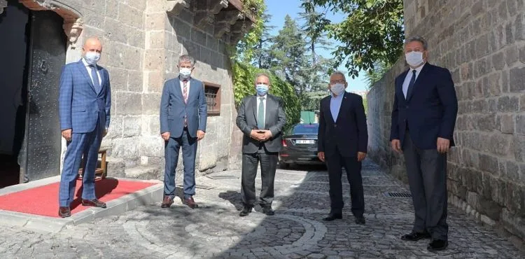 “İSTİŞAREDE HAYIR, BİRLİKTELİKTE BEREKET VARDIR”