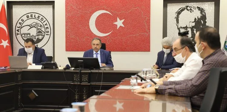 BAŞKAN YALÇIN HEM CEVAPLADI HEM GÜNDEMİ DEĞERLENDİRDİ