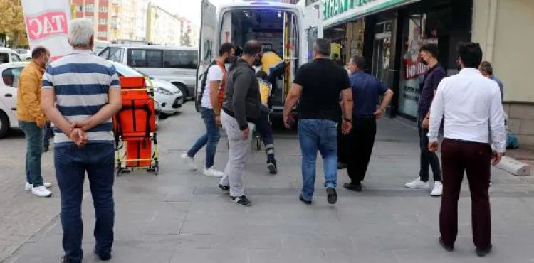 78 yaşındaki koca, 75 yaşındaki eşini tabancayla ağır yaralıp, intihar etti