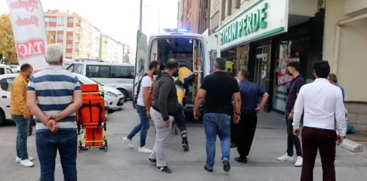 78 yaşındaki koca, 75 yaşındaki eşini tabancayla ağır yaralıp, intihar etti