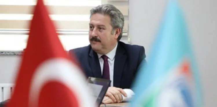 MELİKGAZİ BELEDİYESİ OKULLARI ONARIYOR