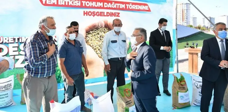 BÜYÜKŞEHİR 371 TON YEM BİTKİSİ TOHUMU DAĞITTI