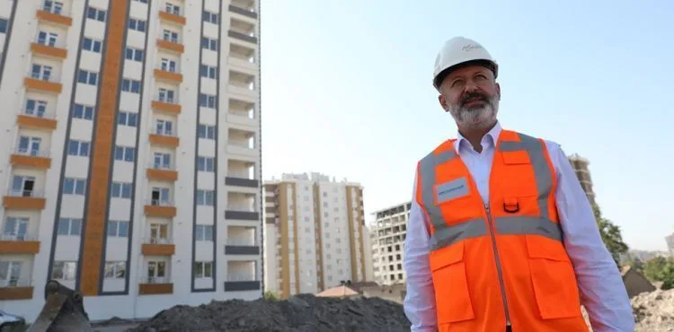 “UĞUREVLER ’İN ÇEHRESİNİ DEĞİŞTİRİYOR VE GÜZELLEŞTİRİYORUZ”