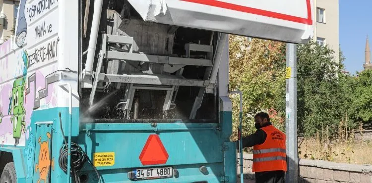 TALAS’TA ÇÖP KONTEYNERLERİ ŞİMDİ DAHA TEMİZ