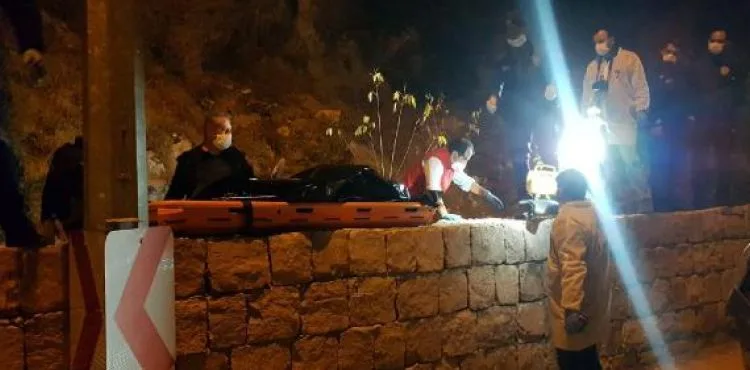 Başını taşla ezdiği komşusunu tepeden attı, ceset gözükmesin diye üzerini taş ve otla kapattı