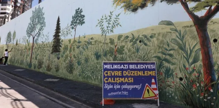 ÇEVREYE UYUMLU DUVARLAR SANATA DÖNÜŞTÜ