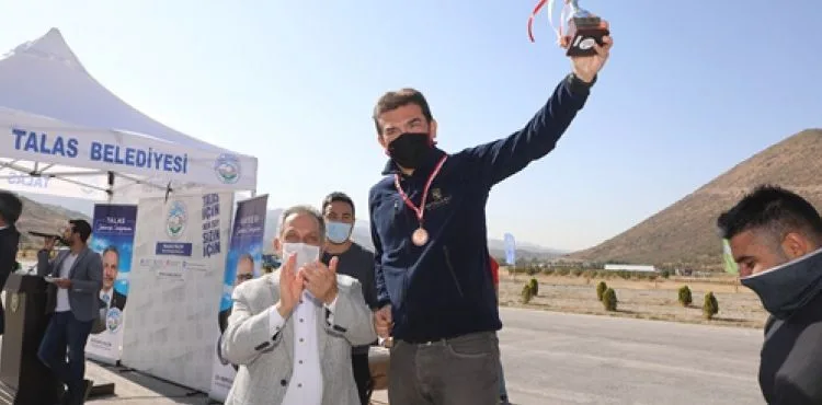 CUMHURİYET KUPASI ATLI DAYANIKLILIK YARIŞMALARI NEFES KESTİ