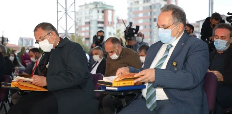 MUHTEŞEM KÜTÜPHANEYE MUHTEŞEM AÇILIŞ