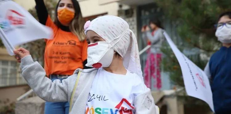 BÜYÜKŞEHİR'DEN LÖSEMİLİLERE "MORAL" DESTEĞİ