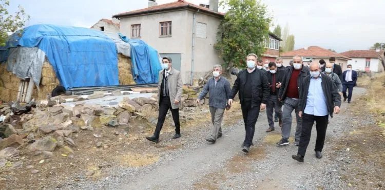 BAŞKAN PALANCIOĞLU, SARIMSAKLI’DA İHTİYAÇLARI YERİNDE TESPİT ETTİ