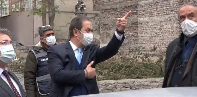 İl Milli Eğitim Müdürü'nden özel eğitim merkezine 'eskiyen bayrak' tepkisi