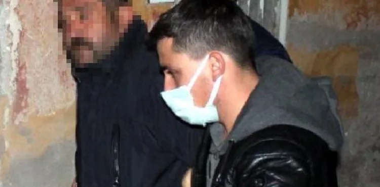 Birlikte alkol aldığı arkadaşını bıçakladı