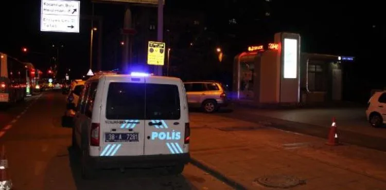 Kayseri’de silahlı saldırıya uğrayan iş insanı, taksi durağına sığındı