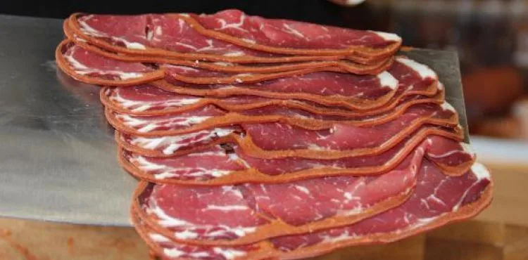Pastırmaya lezzeti, adını aldığı pastırma yazı katıyor