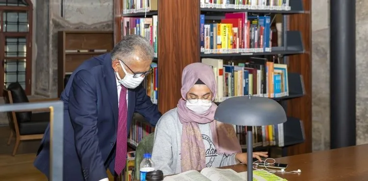 BAŞKAN BÜYÜKKILIÇ’TAN MERYEM ANA ŞEHİR KÜTÜPHANESİ’NE ZİYARET