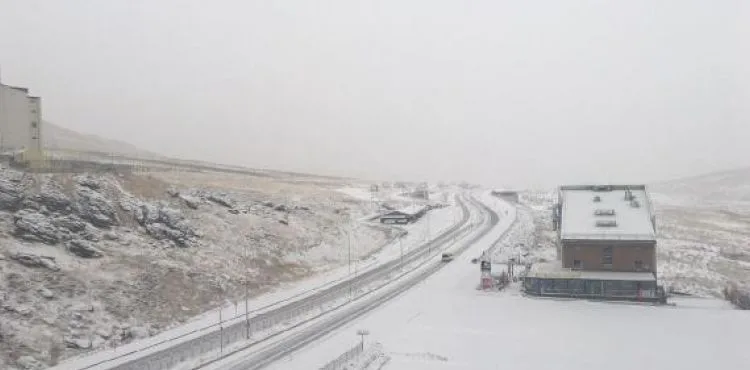 Erciyes, beyaza büründü