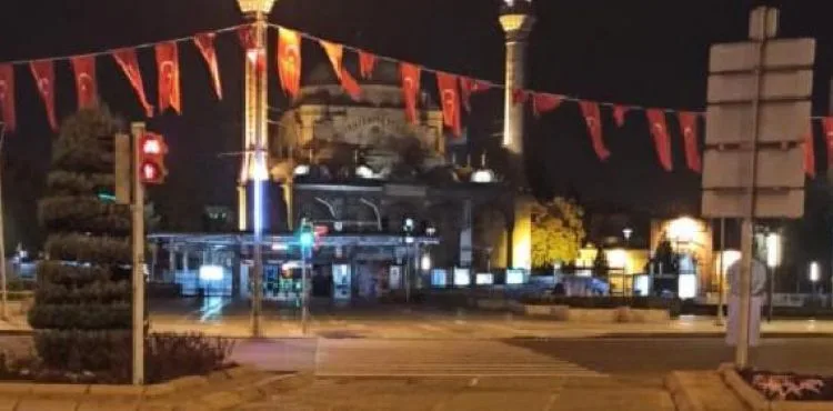 Kayseri'de kısıtlama başladı, sokaklar boş kaldı