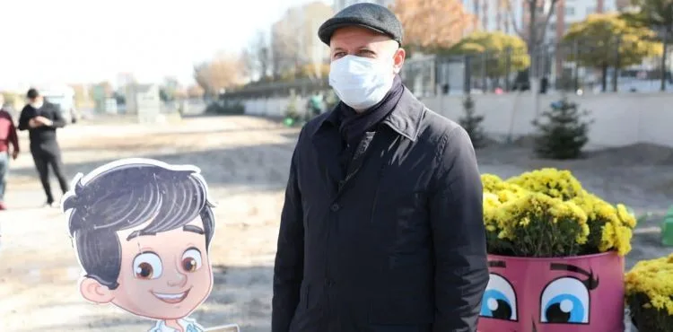 EĞİTİMCİNİN DOSTU BAŞKAN ÇOLAKBAYRAKDAR, ÖĞRETMENLER GÜNÜ’NÜ TAÇLANDIRDI
