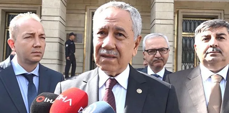 Bülent Arınç, YİK üyeliğinden istifa etti